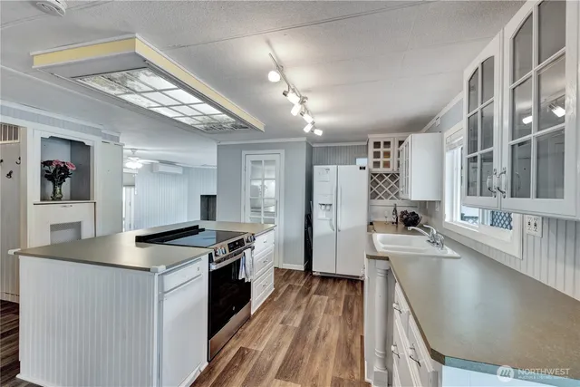 $195,000 | 18425 Northeast 95th Street, Unit 95, Redmond, WA 98052