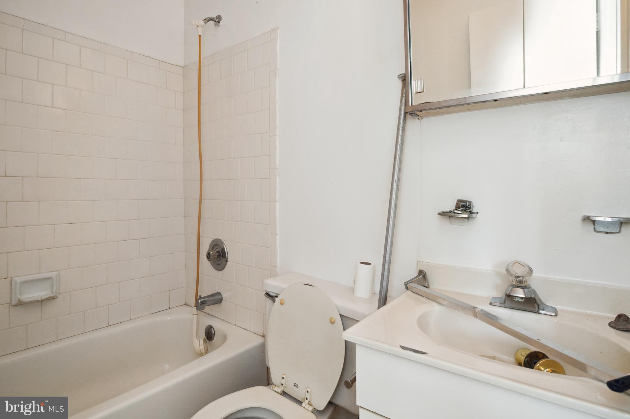 508 Kosoak Road Middle River, MD 21220 - Photo 14 of 25 Full Bath