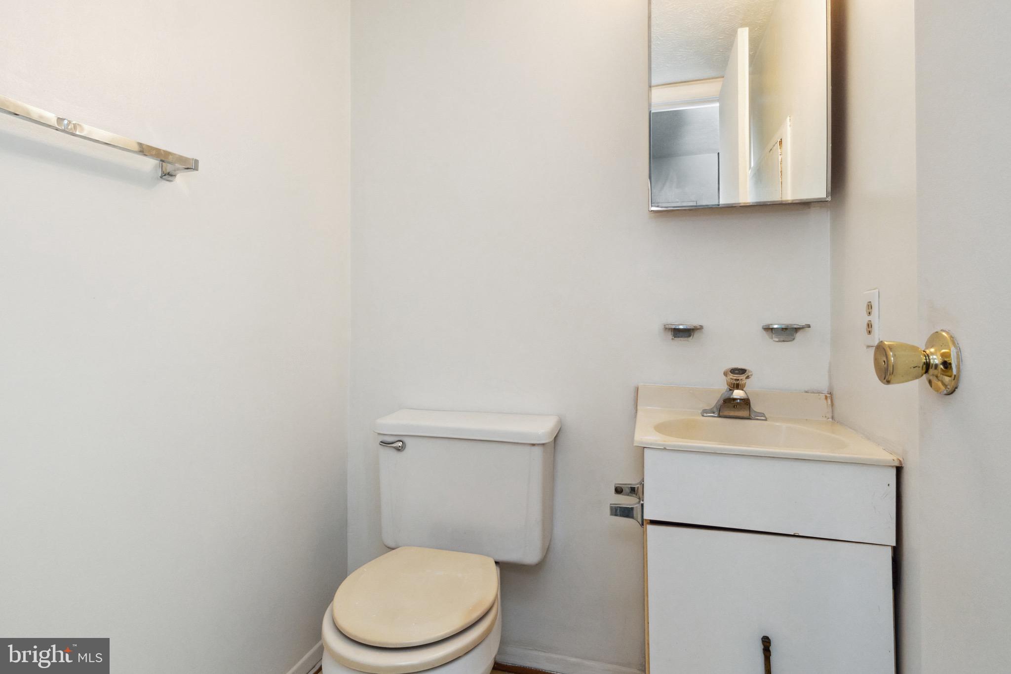 508 Kosoak Road Middle River, MD 21220 - Photo 20 of 25 Half Bath
