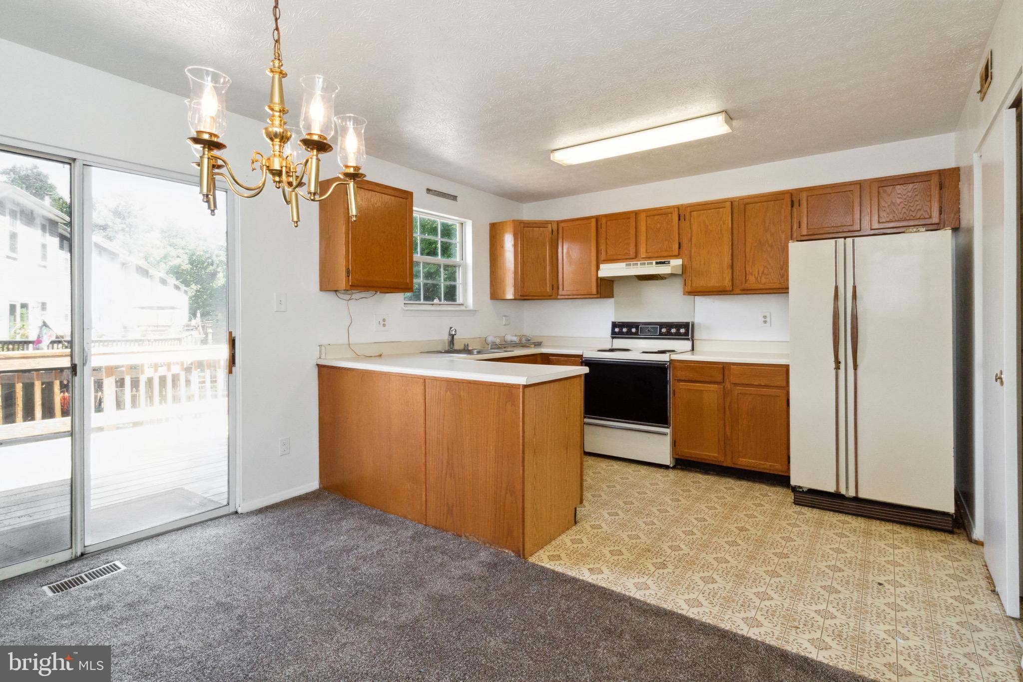 508 Kosoak Road Middle River, MD 21220 - Photo 3 of 25 Kitchen / Dining