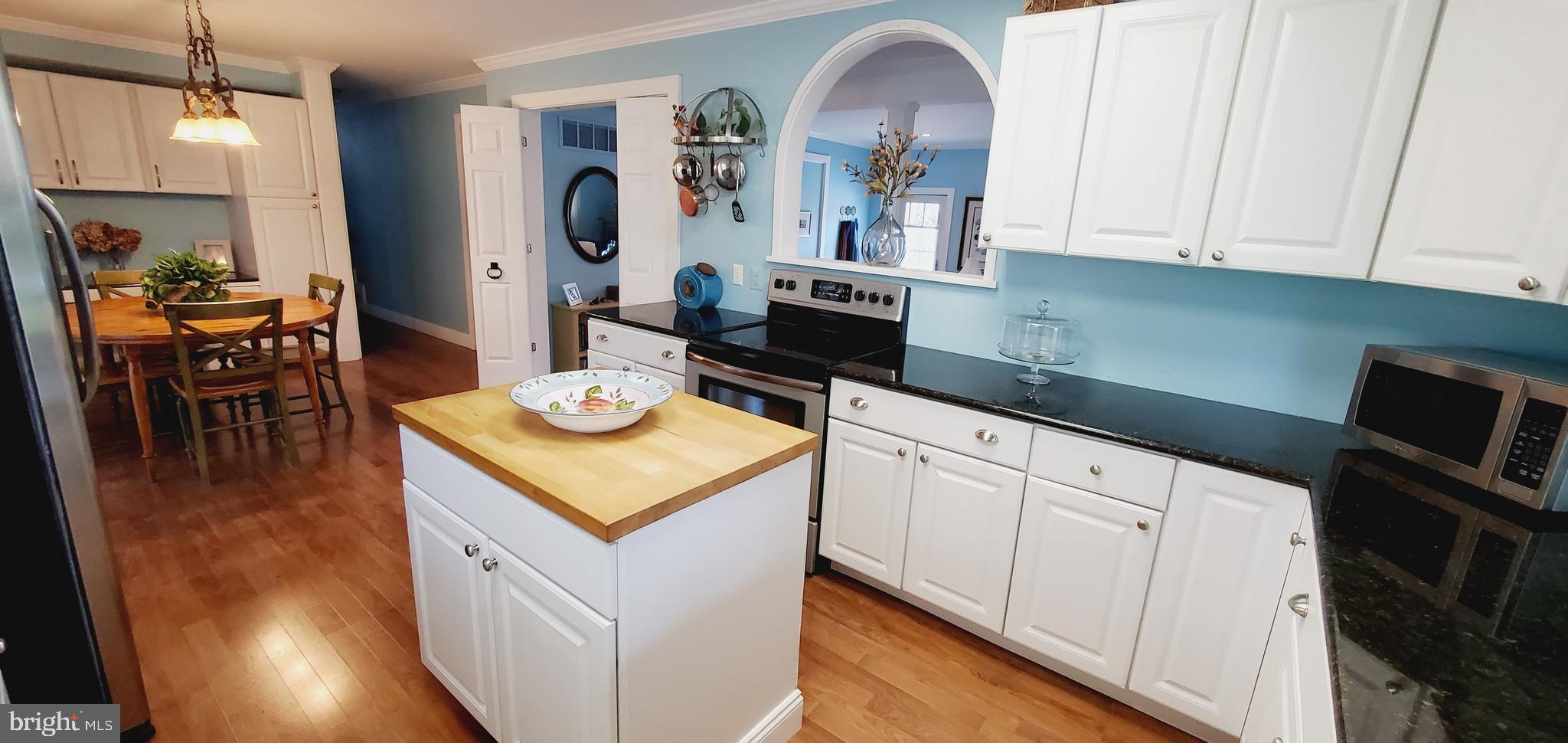 6814 Redberry Road Clarksville, MD 21029 - Photo 31 of 35 In-law Kitchen
