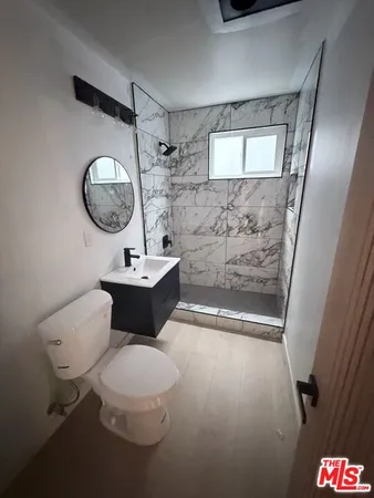 $1,995 | 4327 Lankershim Boulevard, North Hollywood, CA 91602