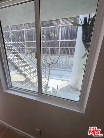 $1,995 | 4327 Lankershim Boulevard, North Hollywood, CA 91602