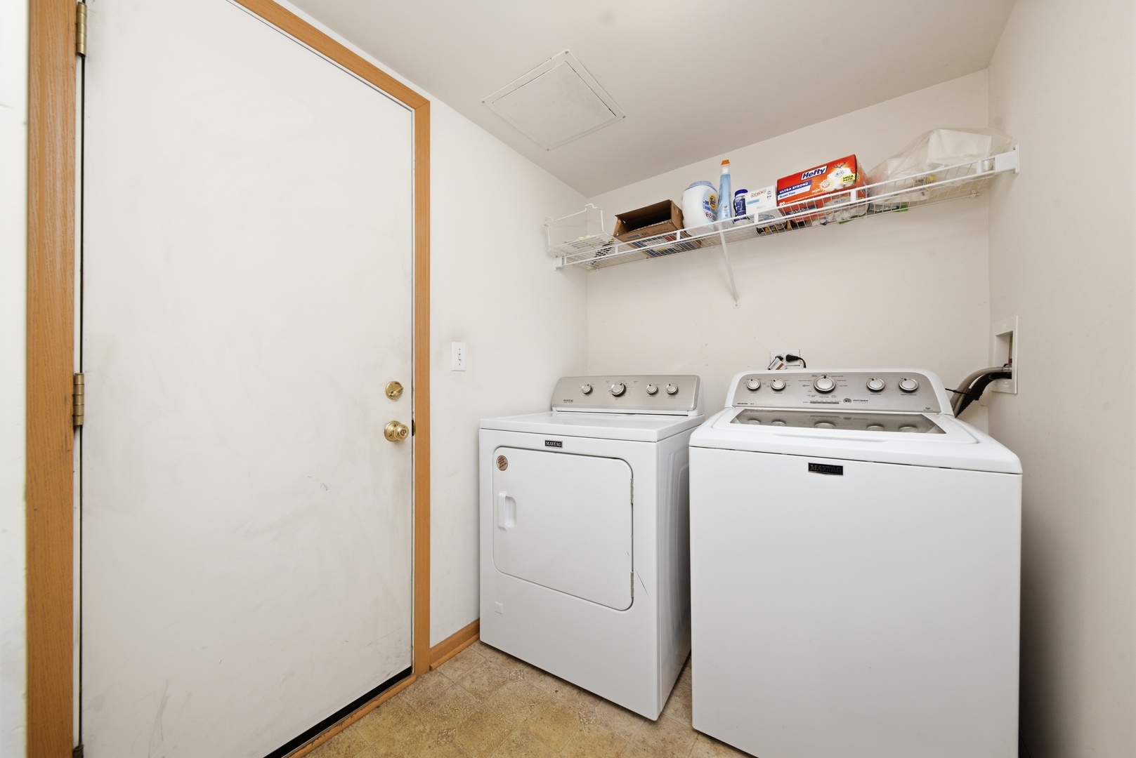 1758 Edith Lane Aurora, IL 60504 - Photo 20 of 23 a utility room with dryer and washer