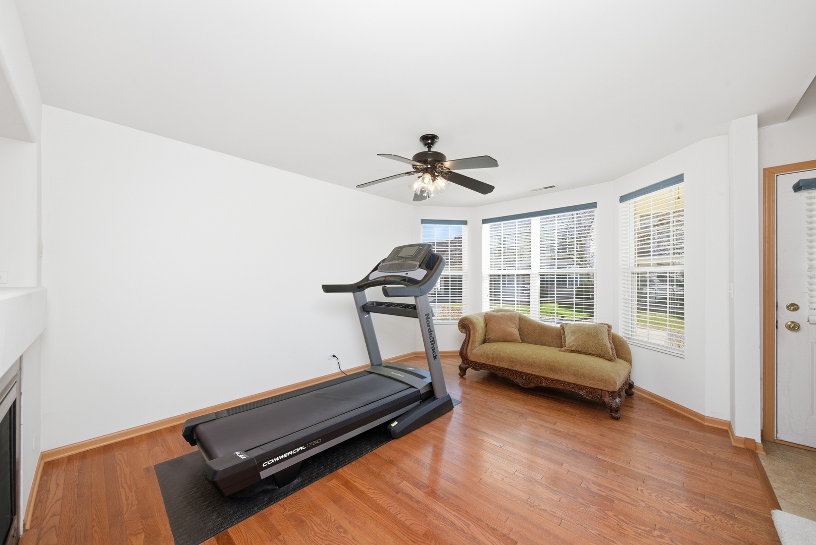 1758 Edith Lane Aurora, IL 60504 - Photo 8 of 23 a room with furniture and a window