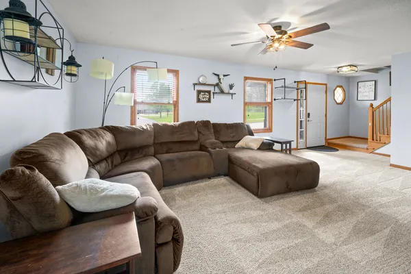 $252,000 | 4620 North Division Street, Davenport, IA 52806