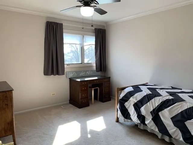 $3,700 | 7213 Bateman Street, Downers Grove, IL 60516