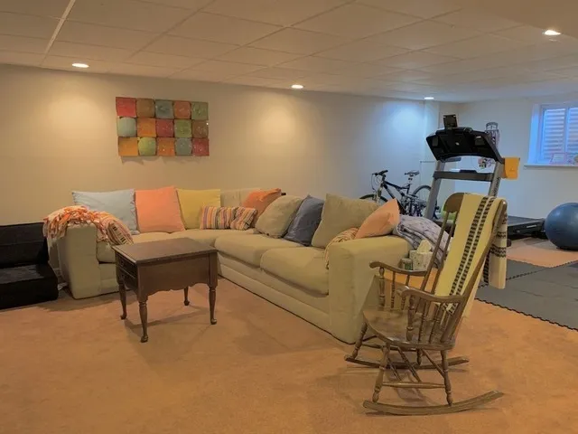 $3,700 | 7213 Bateman Street, Downers Grove, IL 60516