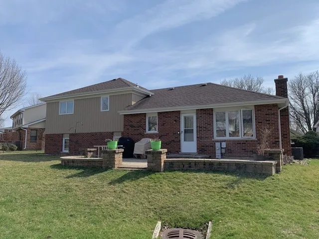 $3,700 | 7213 Bateman Street, Downers Grove, IL 60516