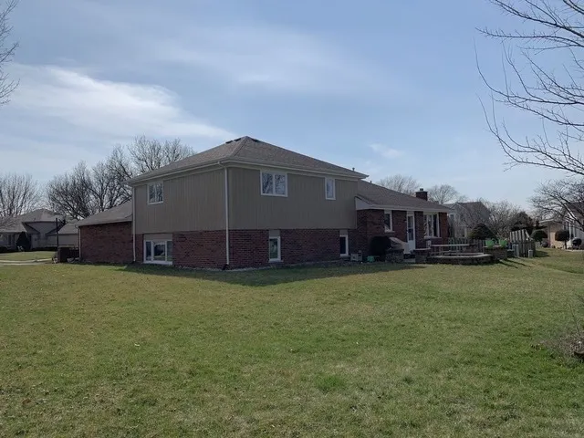 $3,700 | 7213 Bateman Street, Downers Grove, IL 60516