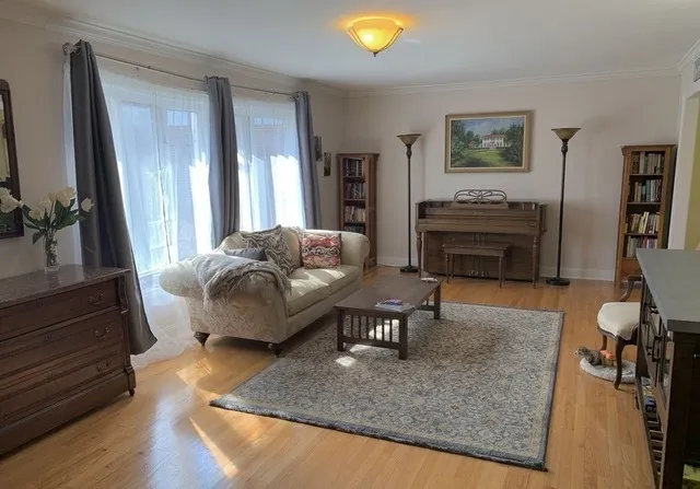 $3,700 | 7213 Bateman Street, Downers Grove, IL 60516