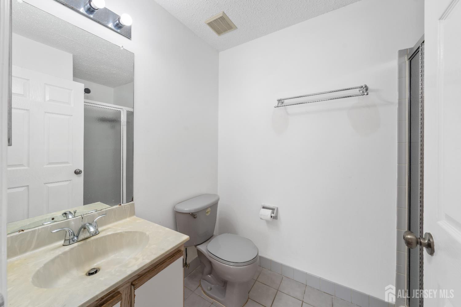 5 Prestwick Way Edison, NJ 08820 - Photo 15 of 30 Gallery Image 15