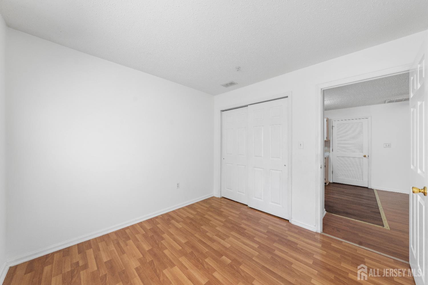 5 Prestwick Way Edison, NJ 08820 - Photo 17 of 30 Gallery Image 17