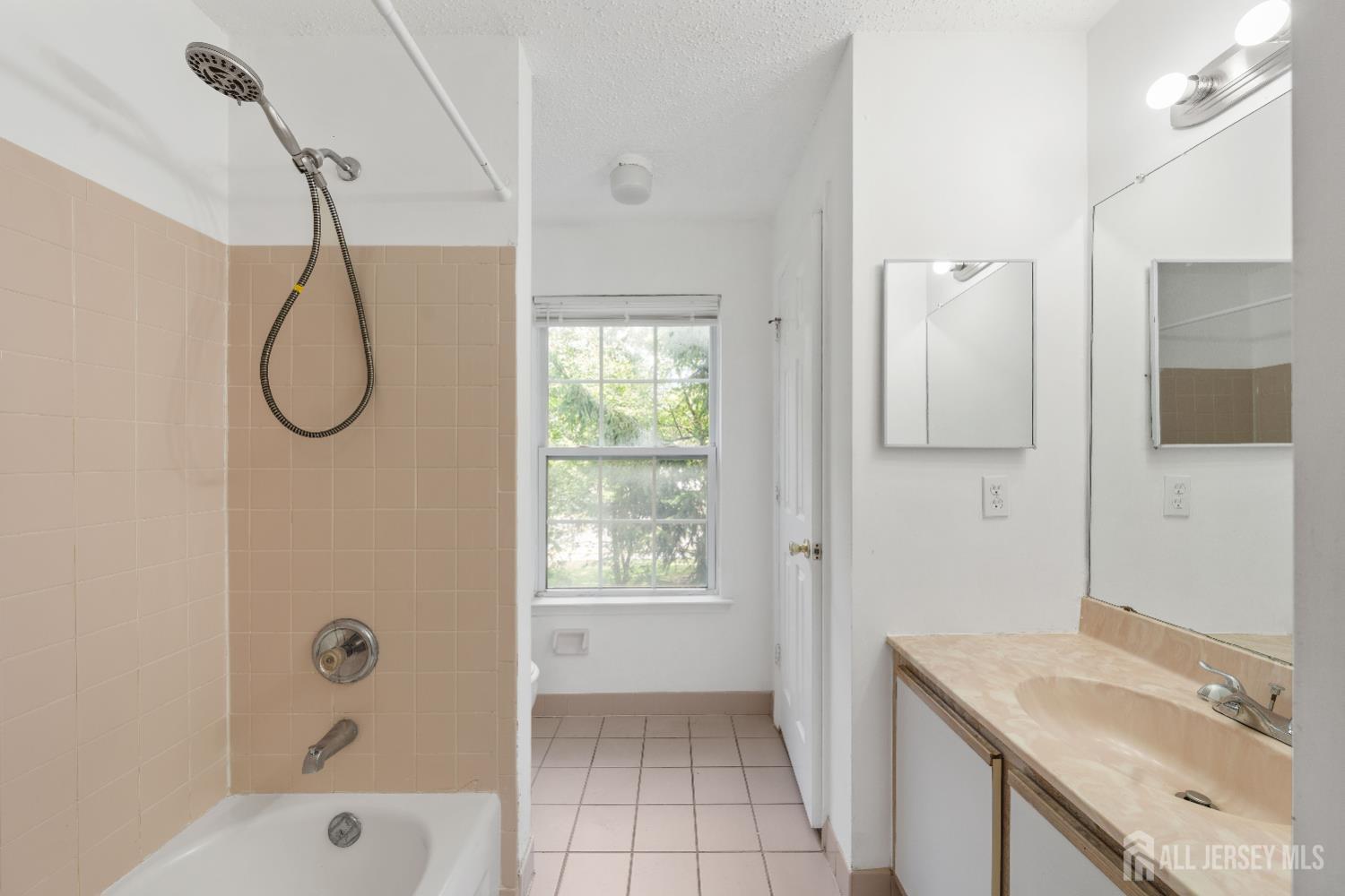 5 Prestwick Way Edison, NJ 08820 - Photo 19 of 30 Gallery Image 19