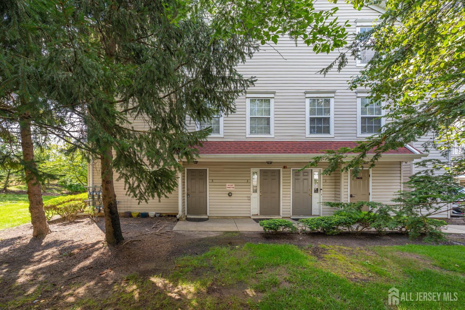 5 Prestwick Way Edison, NJ 08820 - Photo 3 of 30 Gallery Image 3