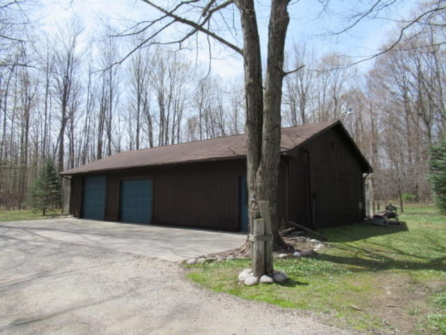 1202 West 46 Road Cadillac, MI 49601 - Photo 36 of 41 IMG_3178