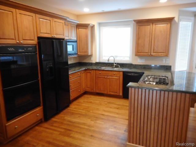 653 Langley Road Rochester Hills, MI 48309 - Photo 13 of 75