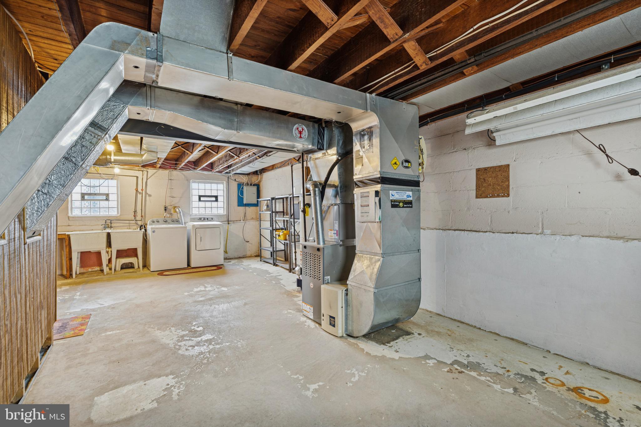 8613 Lykens Lane Philadelphia, PA 19128 - Photo 23 of 25 a view of a garage