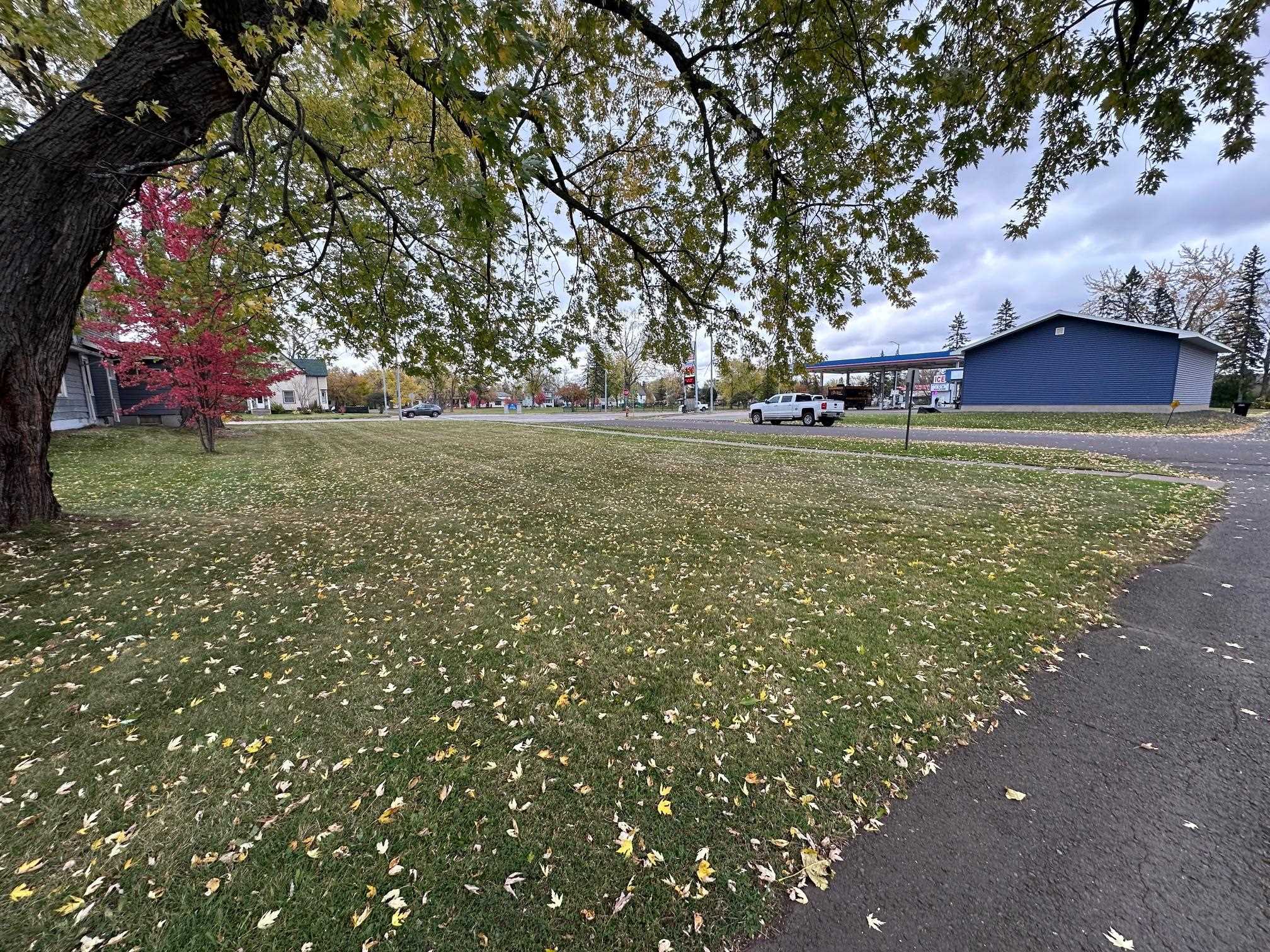 5634 Tower Avenue Superior, WI 54880 - Photo 5 of 7 View of yard