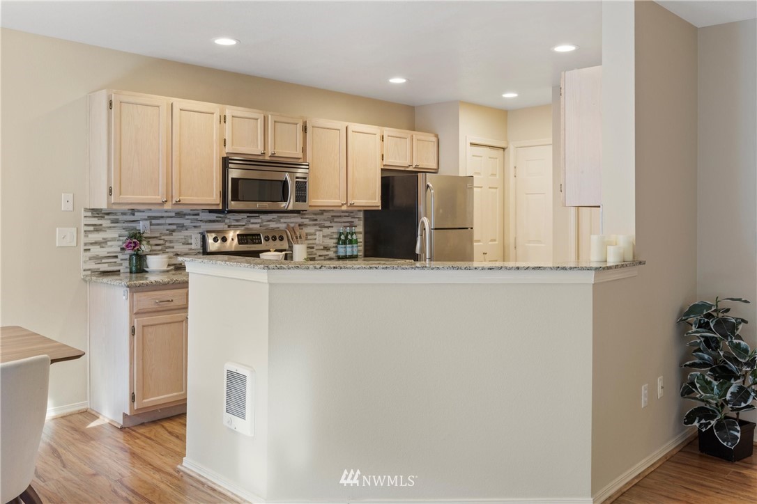23115 15th Avenue Southeast, Unit D2 Bothell, WA 98021 - Photo 14 of 33