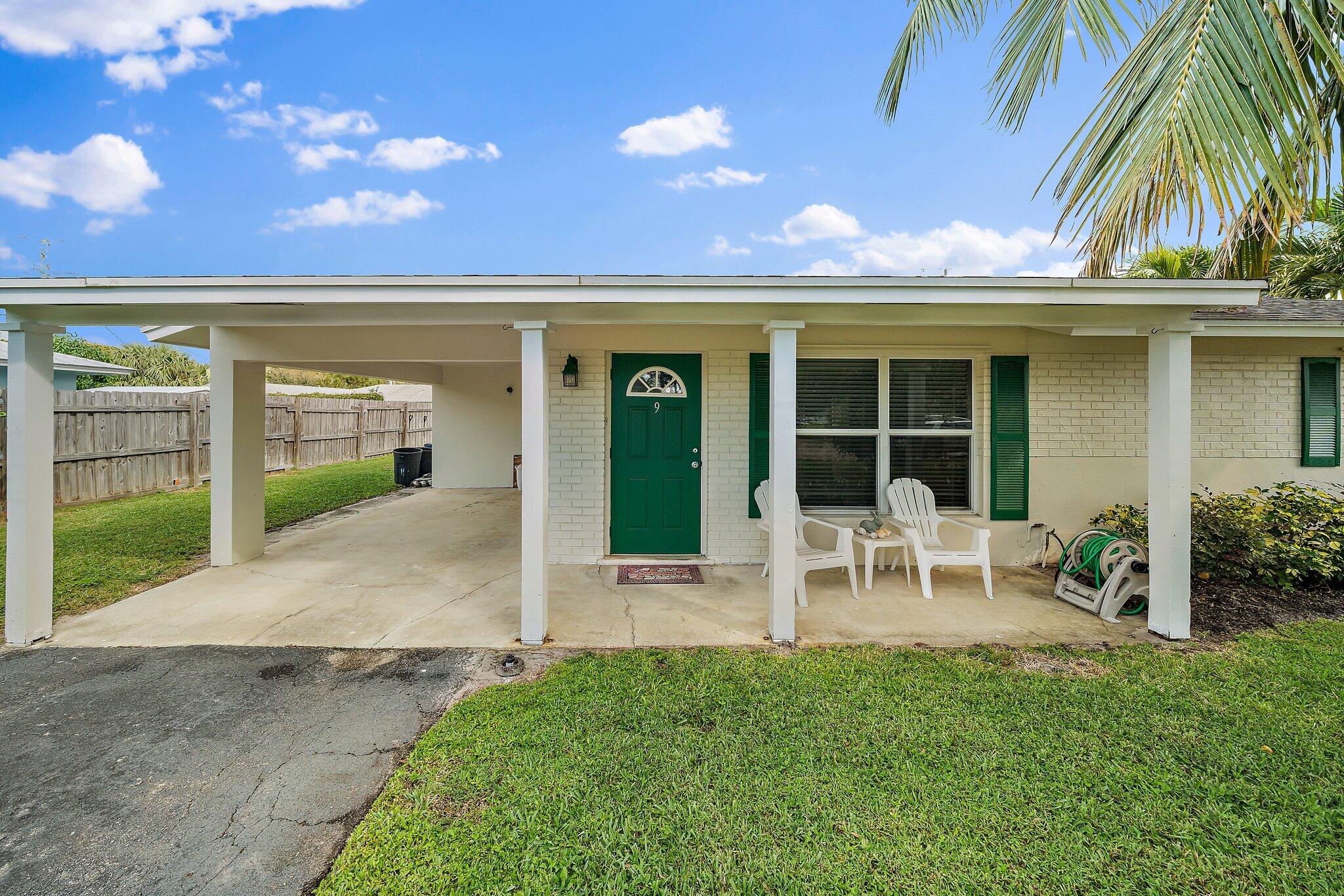 9 Windsor Road East Jupiter, FL 33469 - Photo 2 of 27 005-9WindsorRdE-Jupiter-FL-SMALL