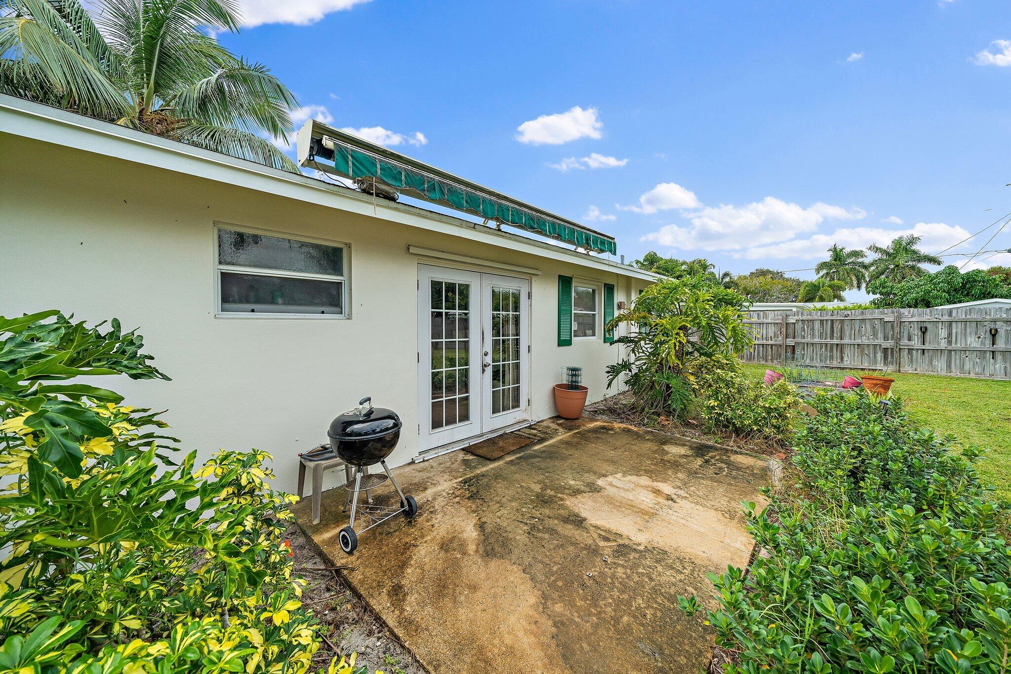 9 Windsor Road East Jupiter, FL 33469 - Photo 24 of 27 029-9WindsorRdE-Jupiter-FL-SMALL