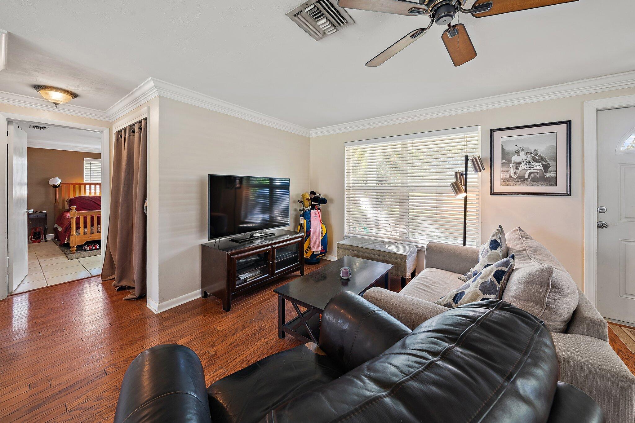 9 Windsor Road East Jupiter, FL 33469 - Photo 7 of 27 009-9WindsorRdE-Jupiter-FL-SMALL