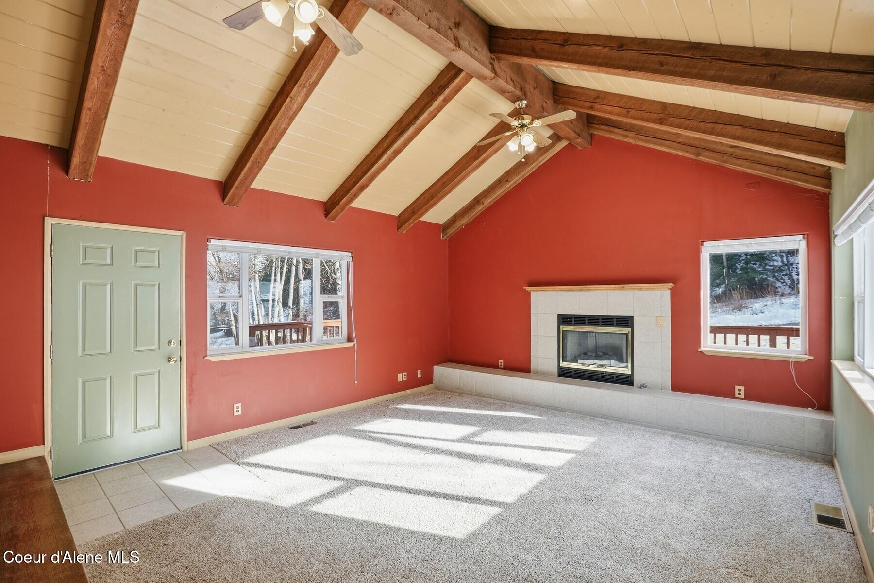 1020 Mill Street Wardner, ID 83837 - Photo 11 of 44 Great Room