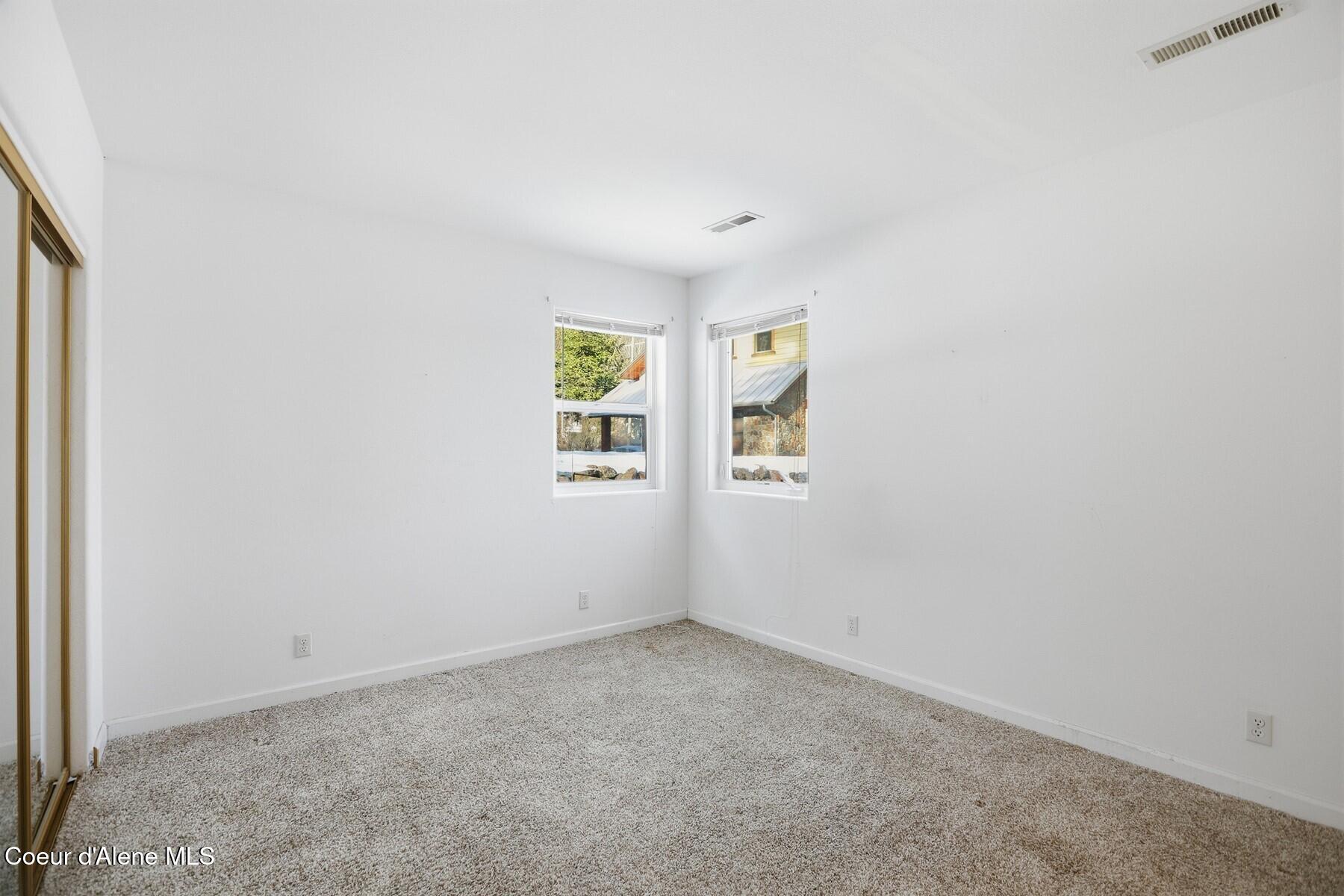 1020 Mill Street Wardner, ID 83837 - Photo 16 of 44 Primary En Suite