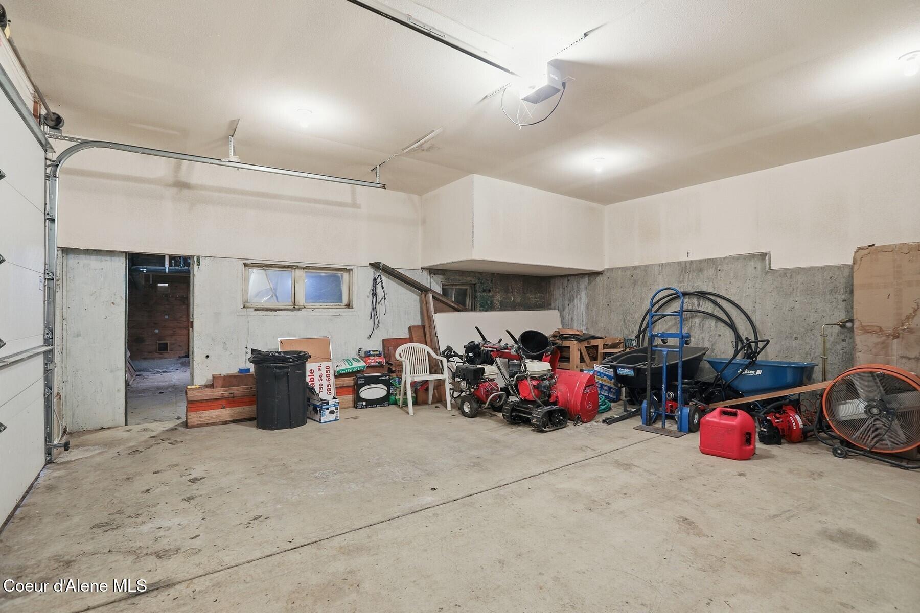 1020 Mill Street Wardner, ID 83837 - Photo 24 of 44 Attached Garage