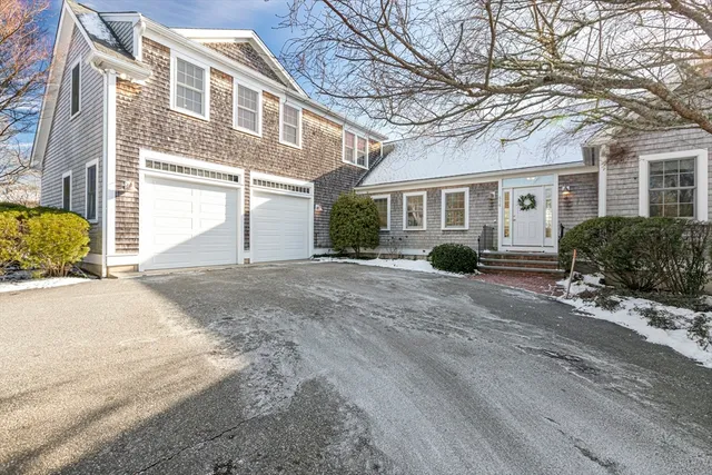 $1,599,000 | 676 Elm Street, Dartmouth, MA 02748