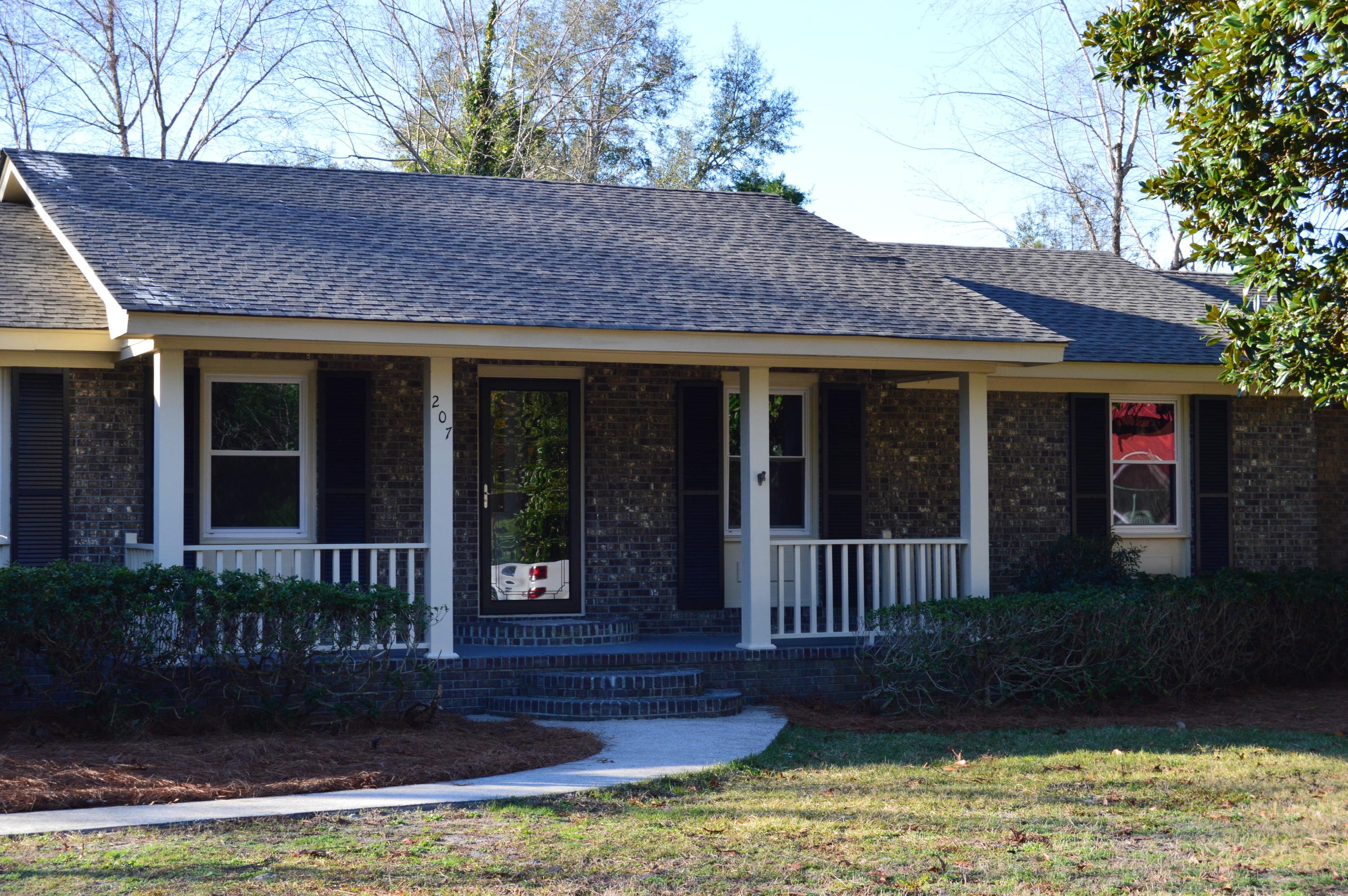 207 Chamblee Road Walterboro, SC 29488 - Photo 2 of 18 Front 3