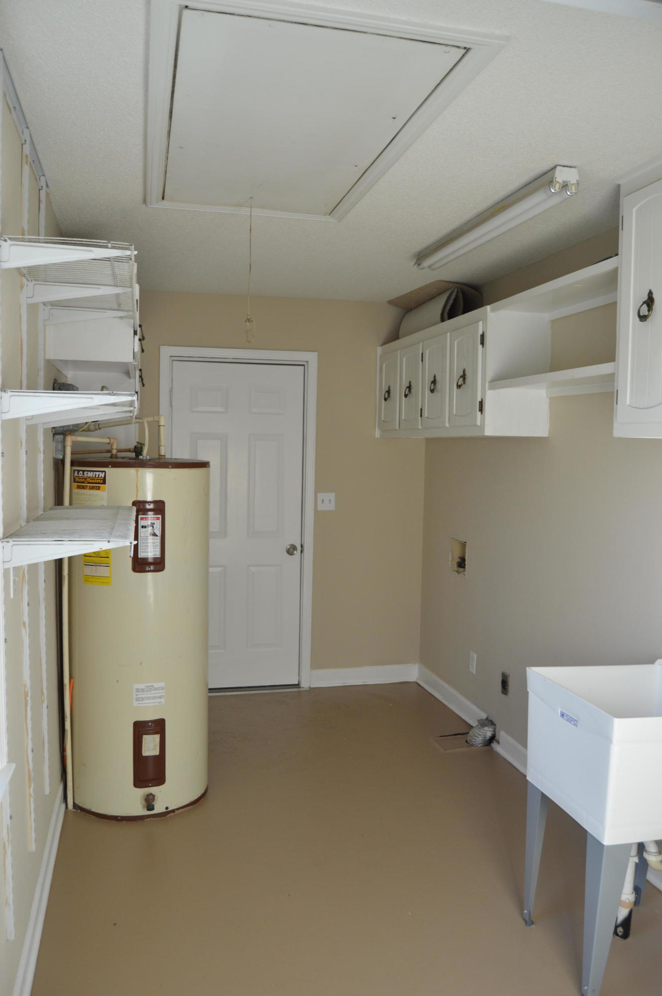 207 Chamblee Road Walterboro, SC 29488 - Photo 18 of 18 Laundry