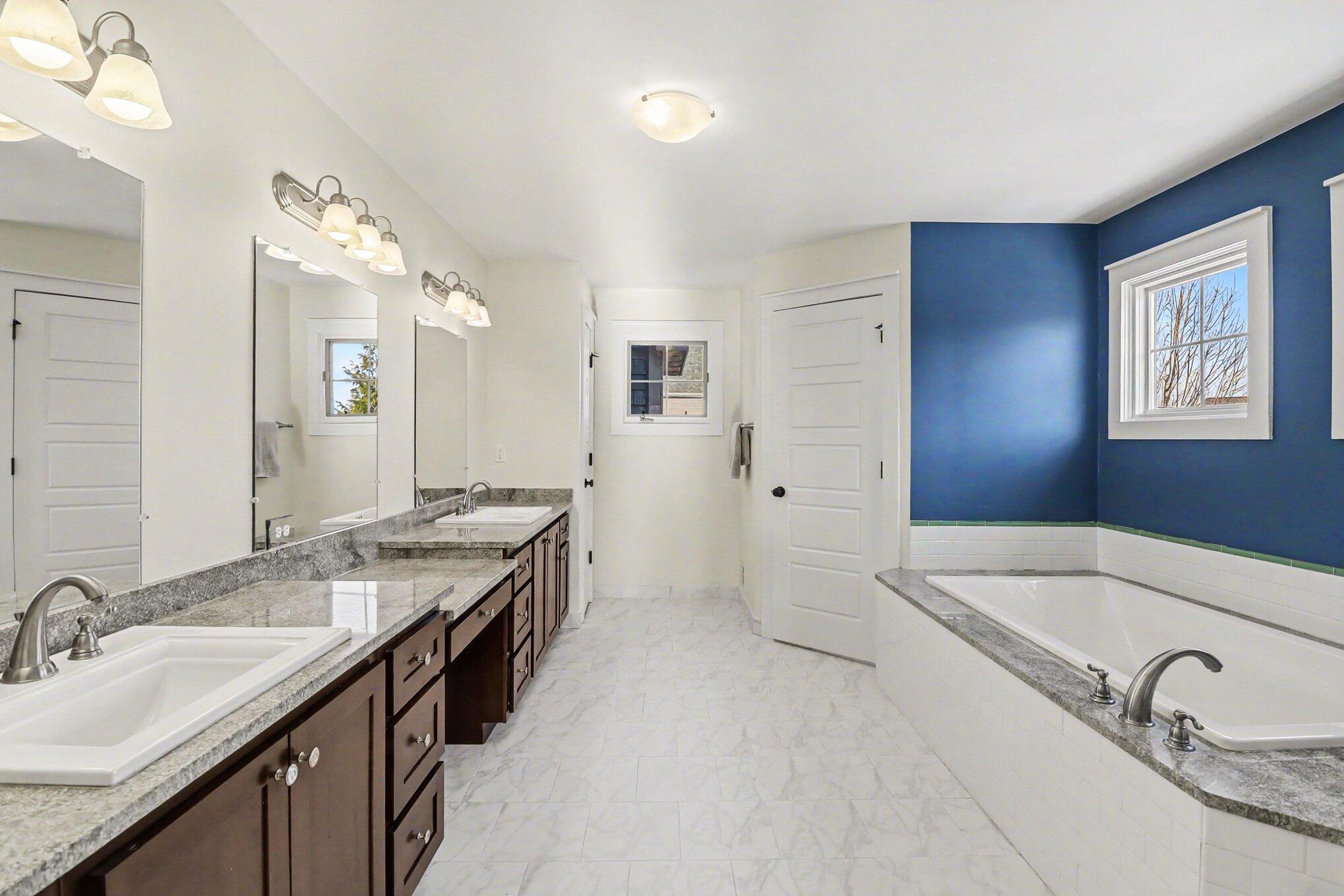 451 Oak Arbor Circle East Rochester, MI 48306 - Photo 22 of 42 029_file_5411