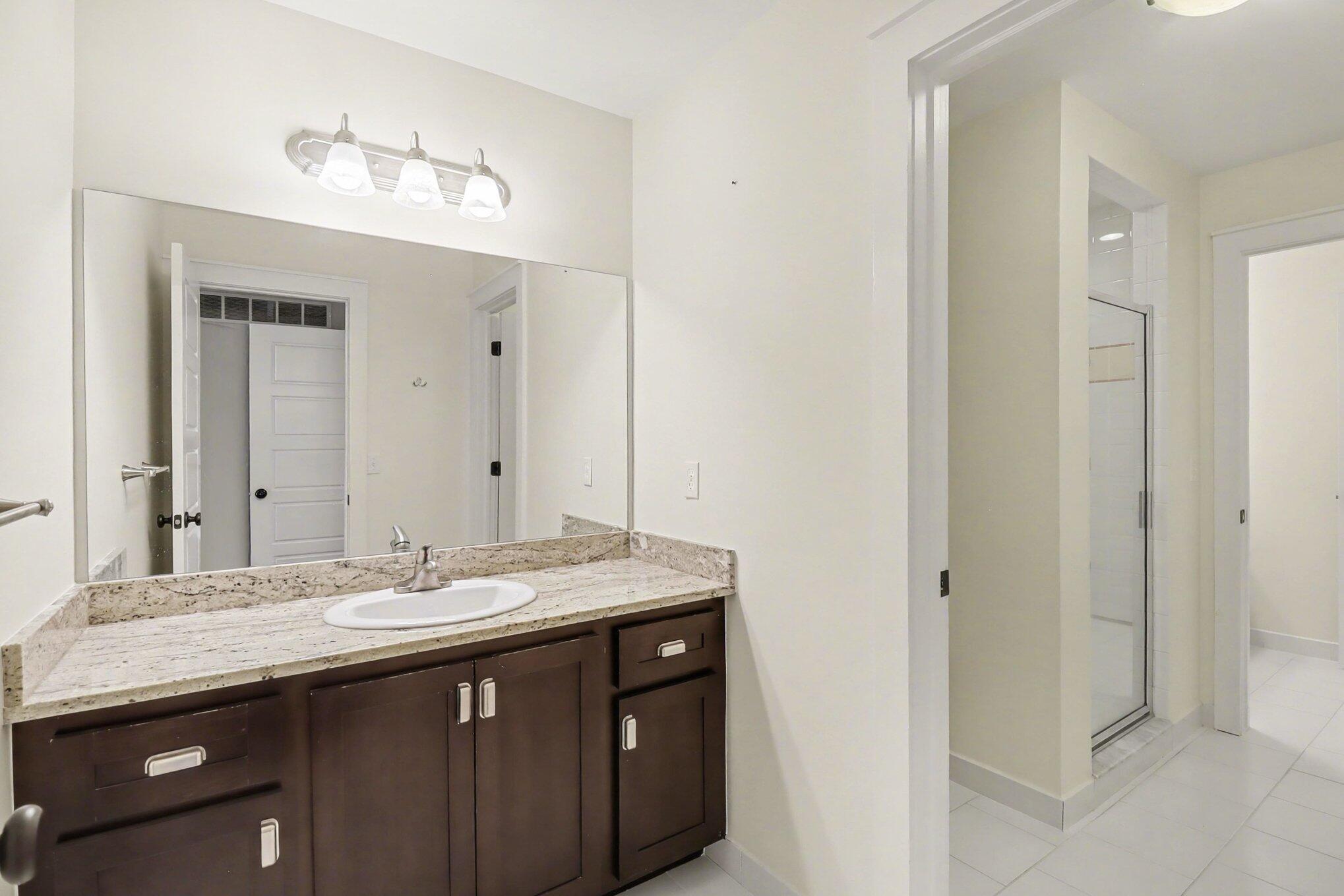 451 Oak Arbor Circle East Rochester, MI 48306 - Photo 25 of 42 032_file_2060