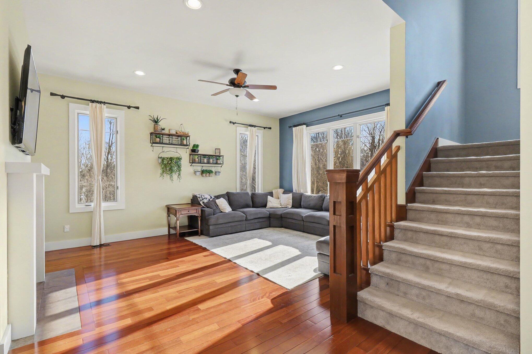 451 Oak Arbor Circle East Rochester, MI 48306 - Photo 4 of 42 010_file_5952
