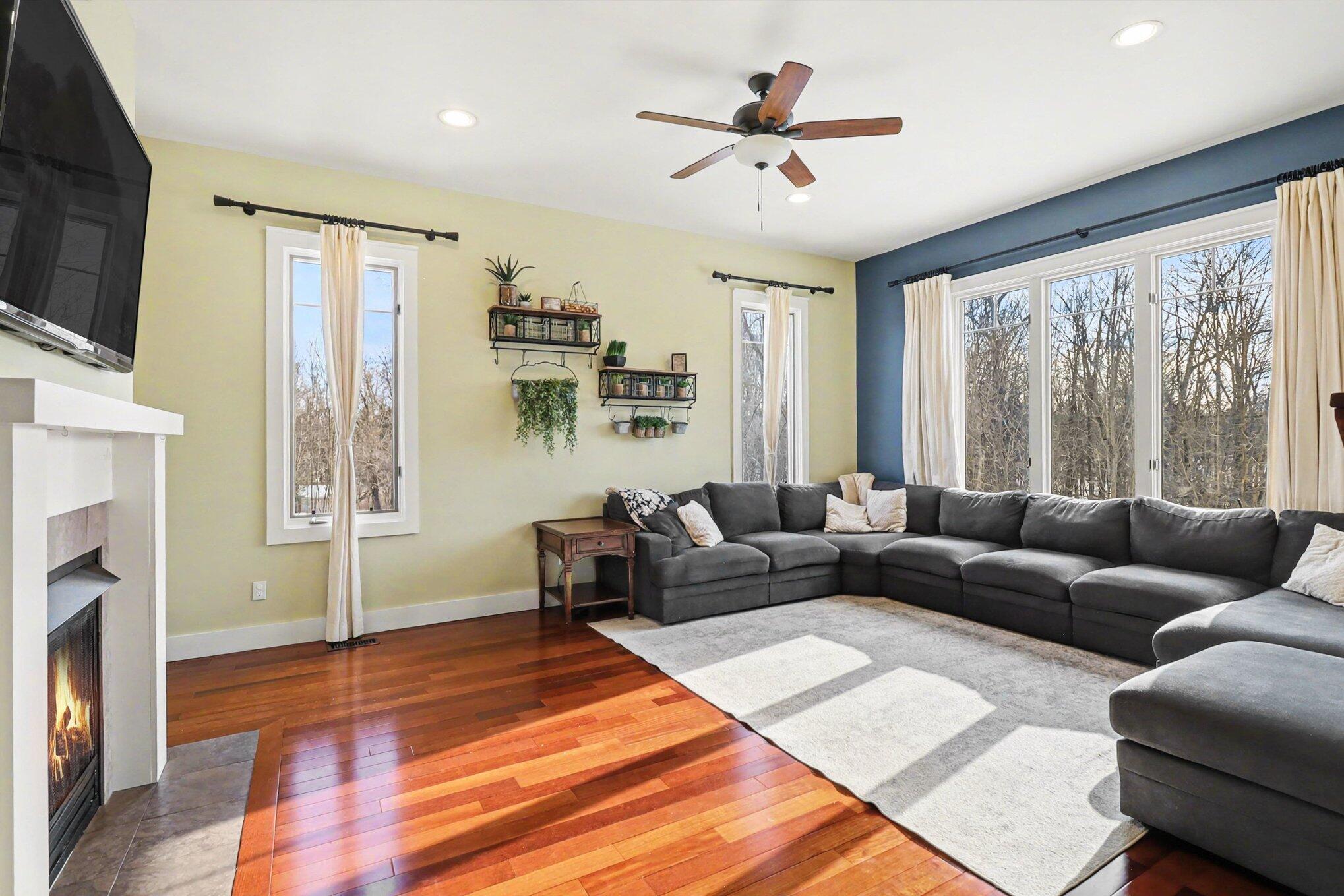 451 Oak Arbor Circle East Rochester, MI 48306 - Photo 6 of 42 012_file_2517