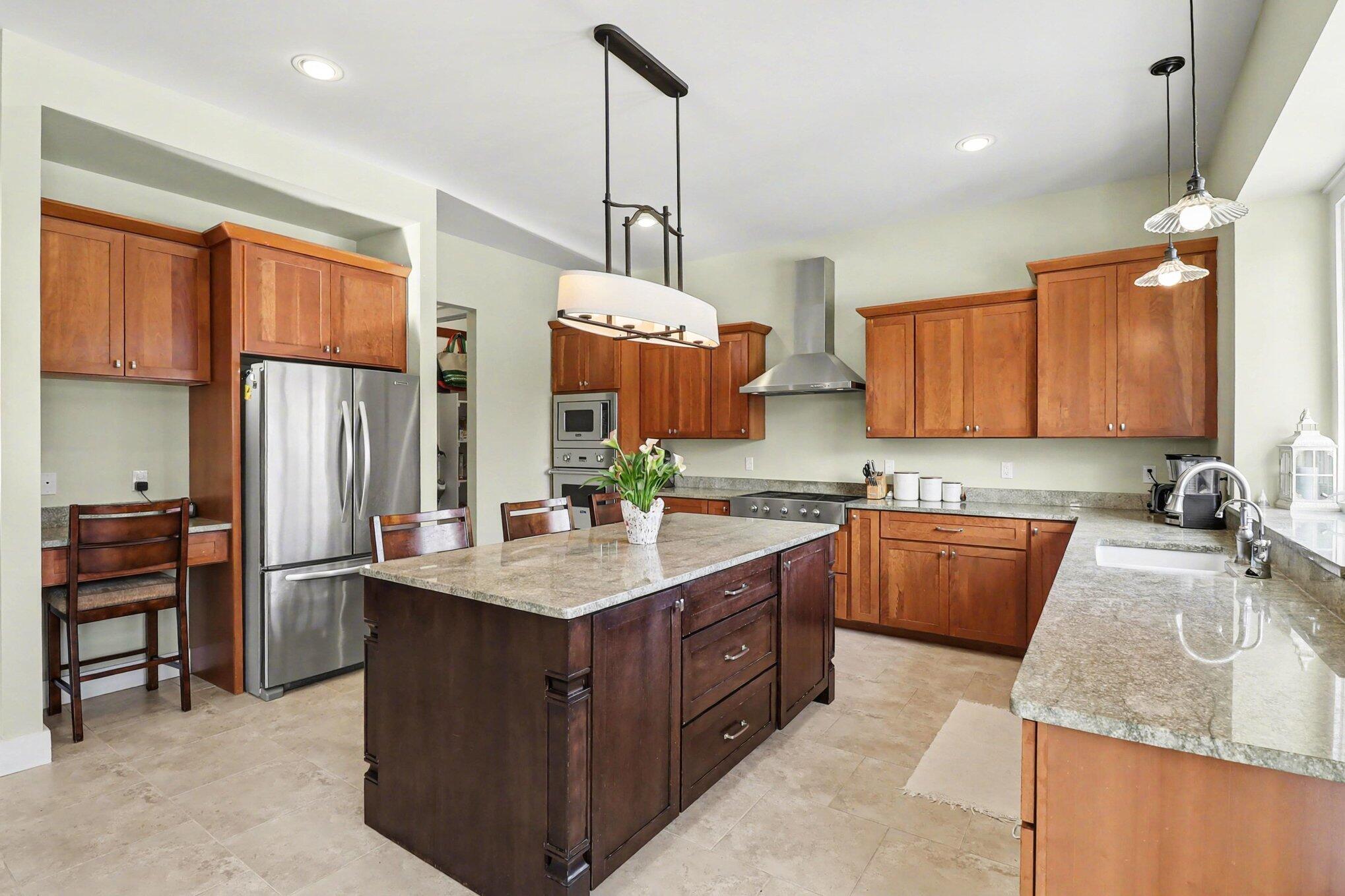 451 Oak Arbor Circle East Rochester, MI 48306 - Photo 8 of 42 014_file_5938