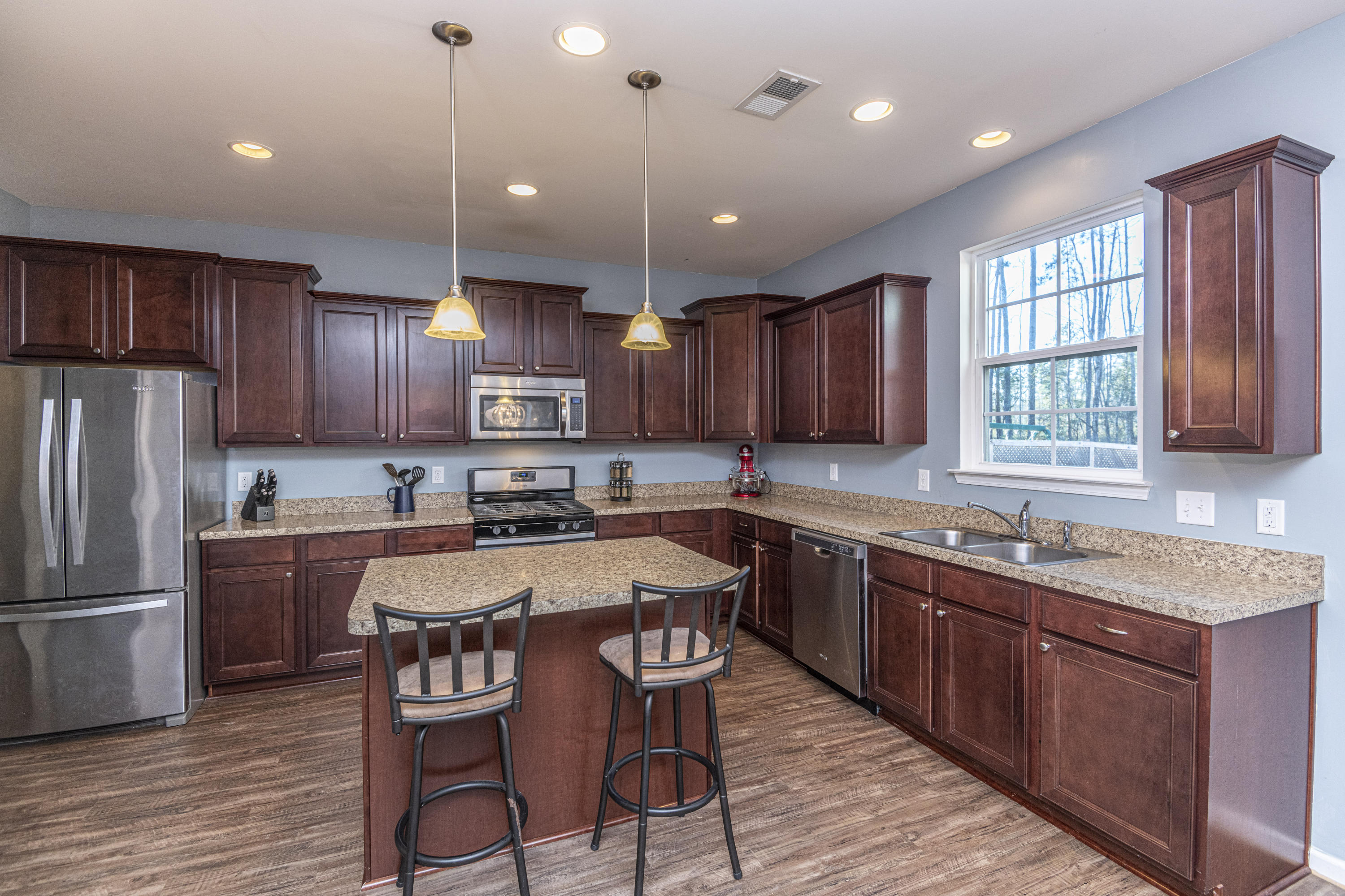237 Spectrum Road Summerville, SC 29486 - Photo 3 of 36 DSC_7105