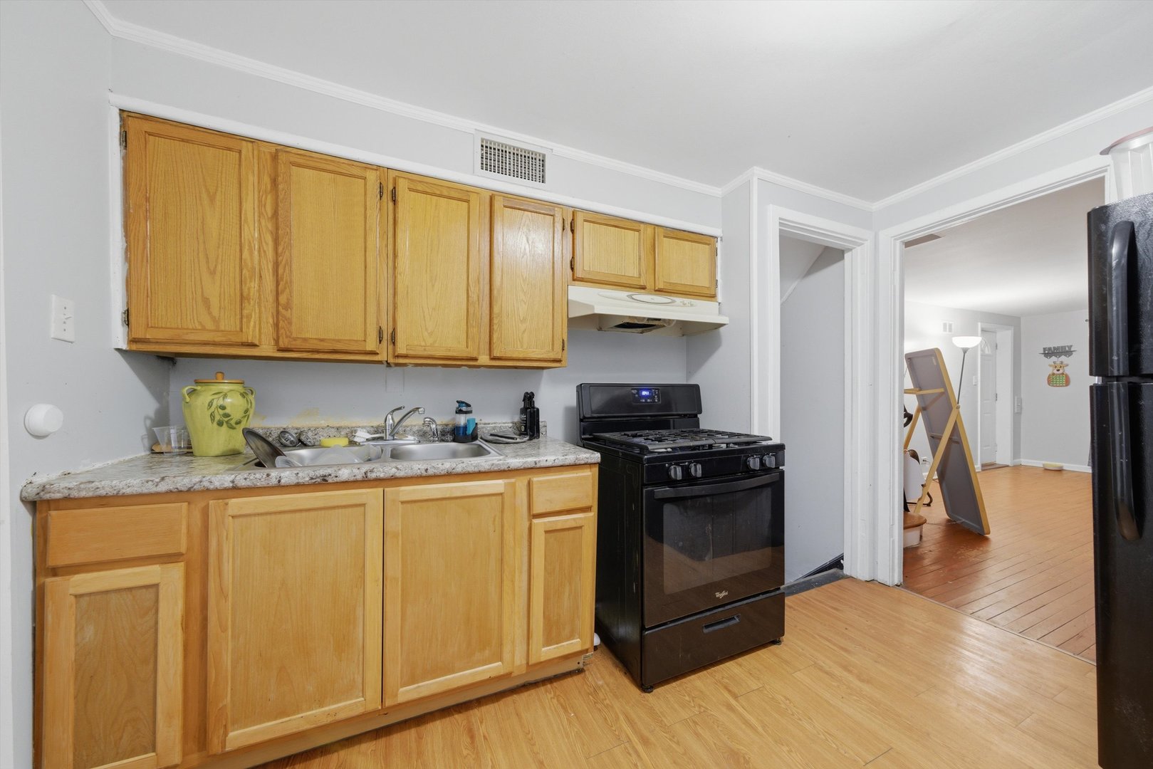 2247 East 96th Street Chicago, IL 60617 - Photo 6 of 22