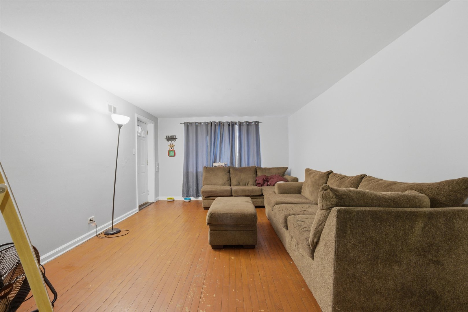 2247 East 96th Street Chicago, IL 60617 - Photo 8 of 22