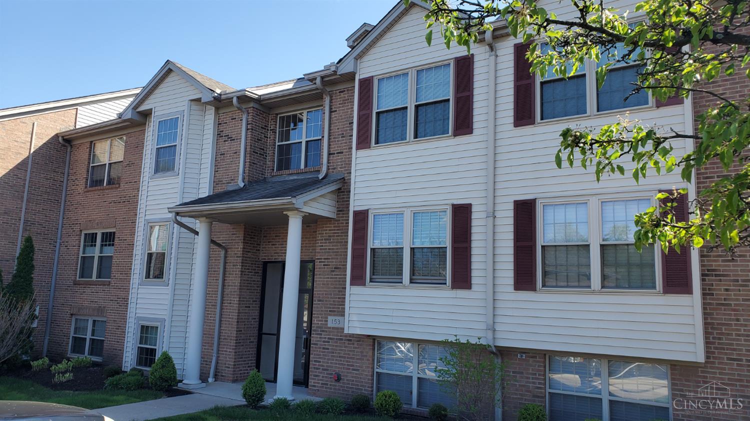 153 Palisades Point, Unit 4 Cincinnati, OH 45238 - Photo 1 of 42