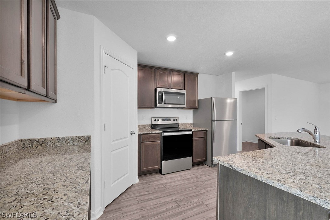 824 Rocaille Avenue Fort Myers, FL 33913 - Photo 5 of 9 Gallery Image 5
