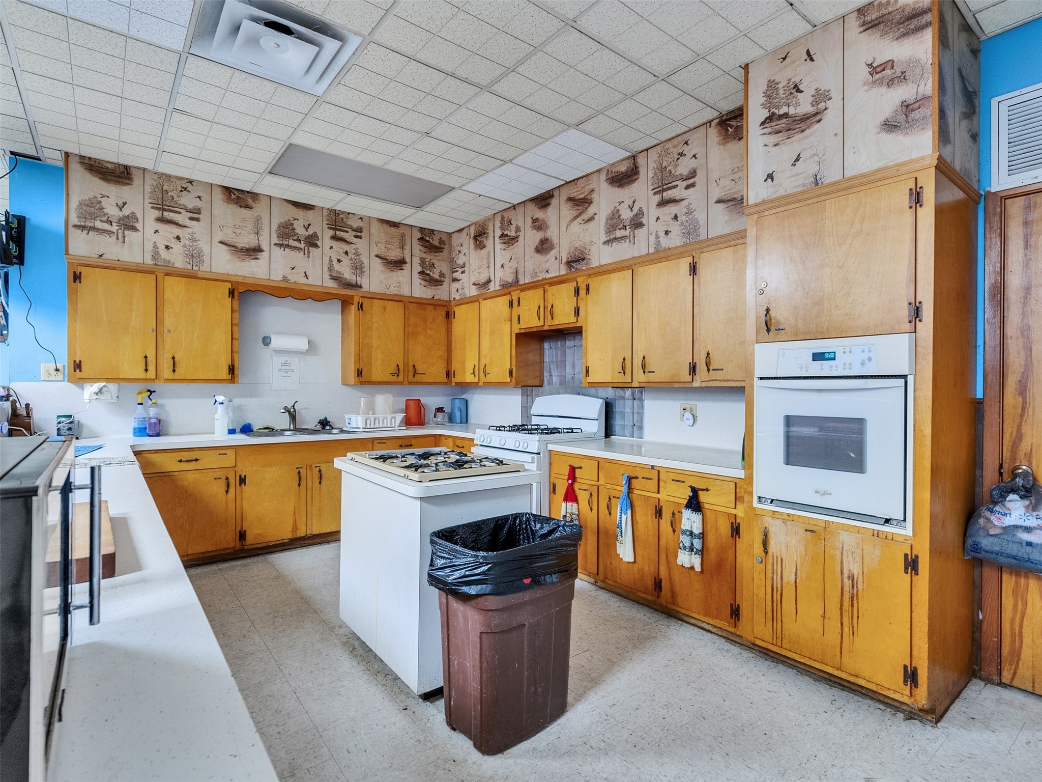 151 West Road Houston, TX 77037 - Photo 28 of 35 Coming into Kitchen
