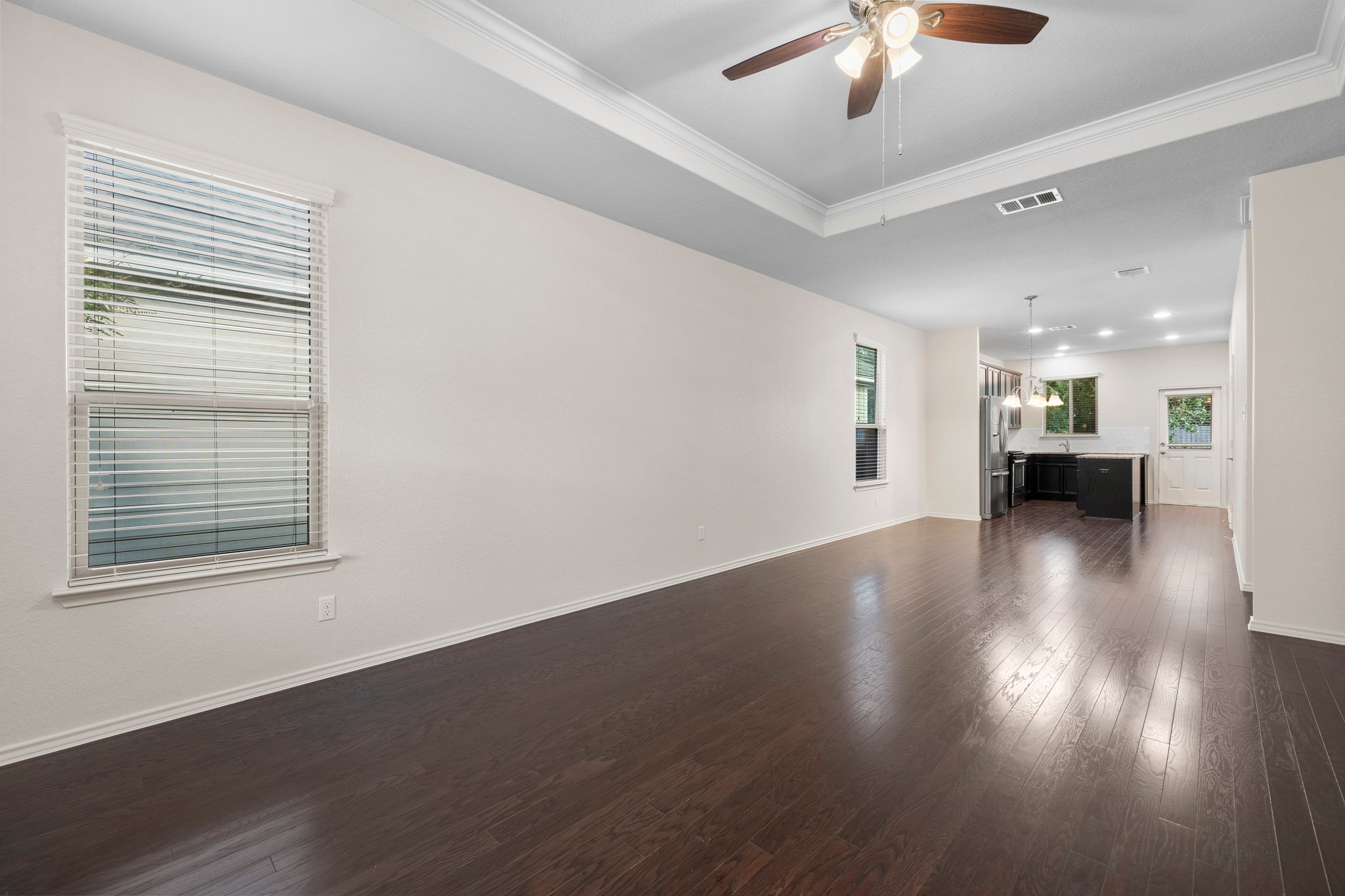 537 Bonnet Boulevard Georgetown, TX 78628 - Photo 5 of 25 Open floorpan.