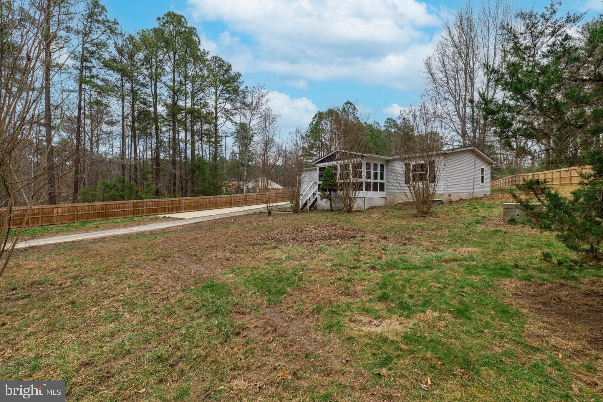4901 Partlow Road Partlow, VA 22534 - Photo 3 of 48 huge front yard and all fenced
