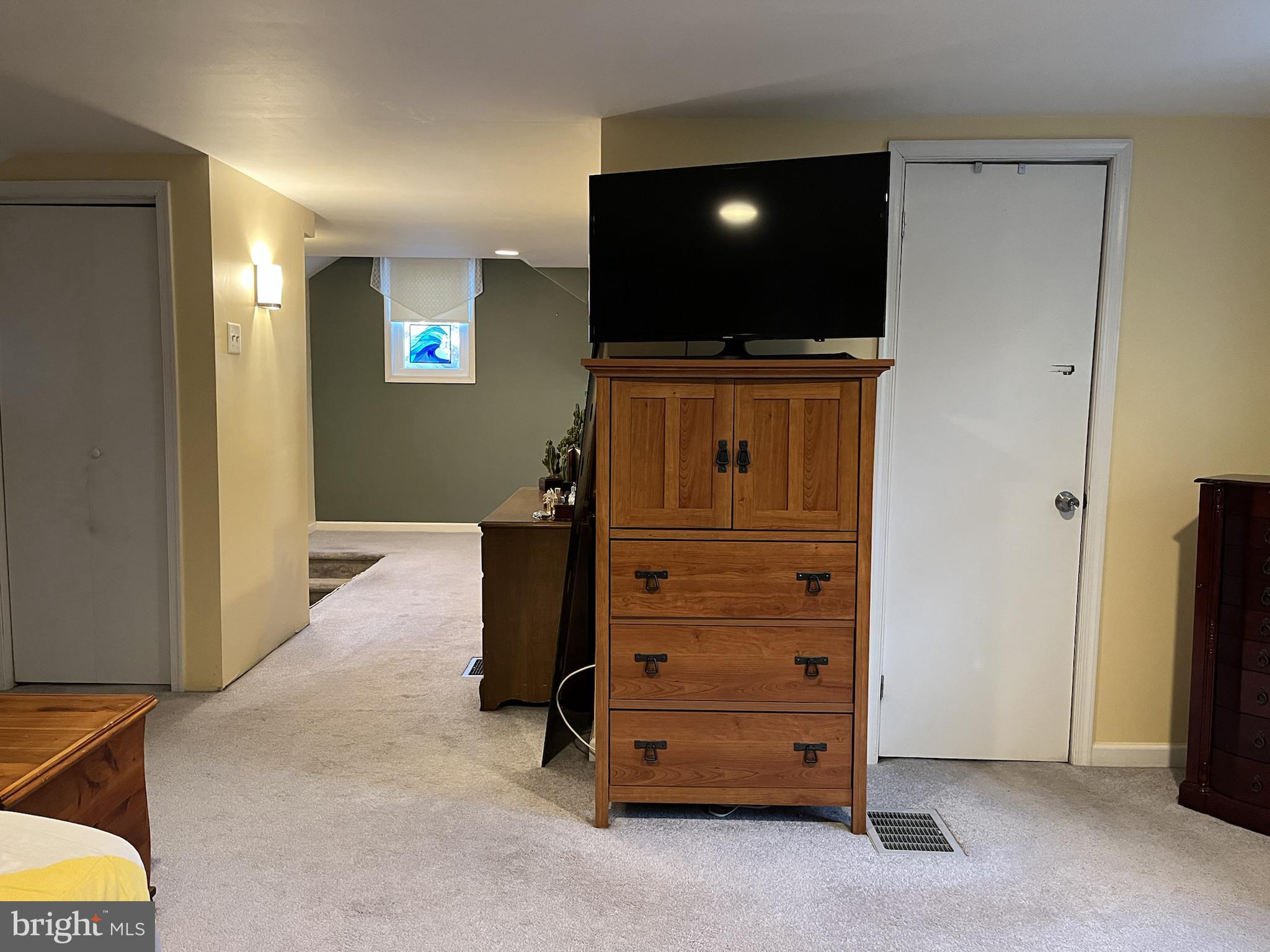 619 Elroy Road Souderton, PA 18964 - Photo 25 of 43 Master bedroom