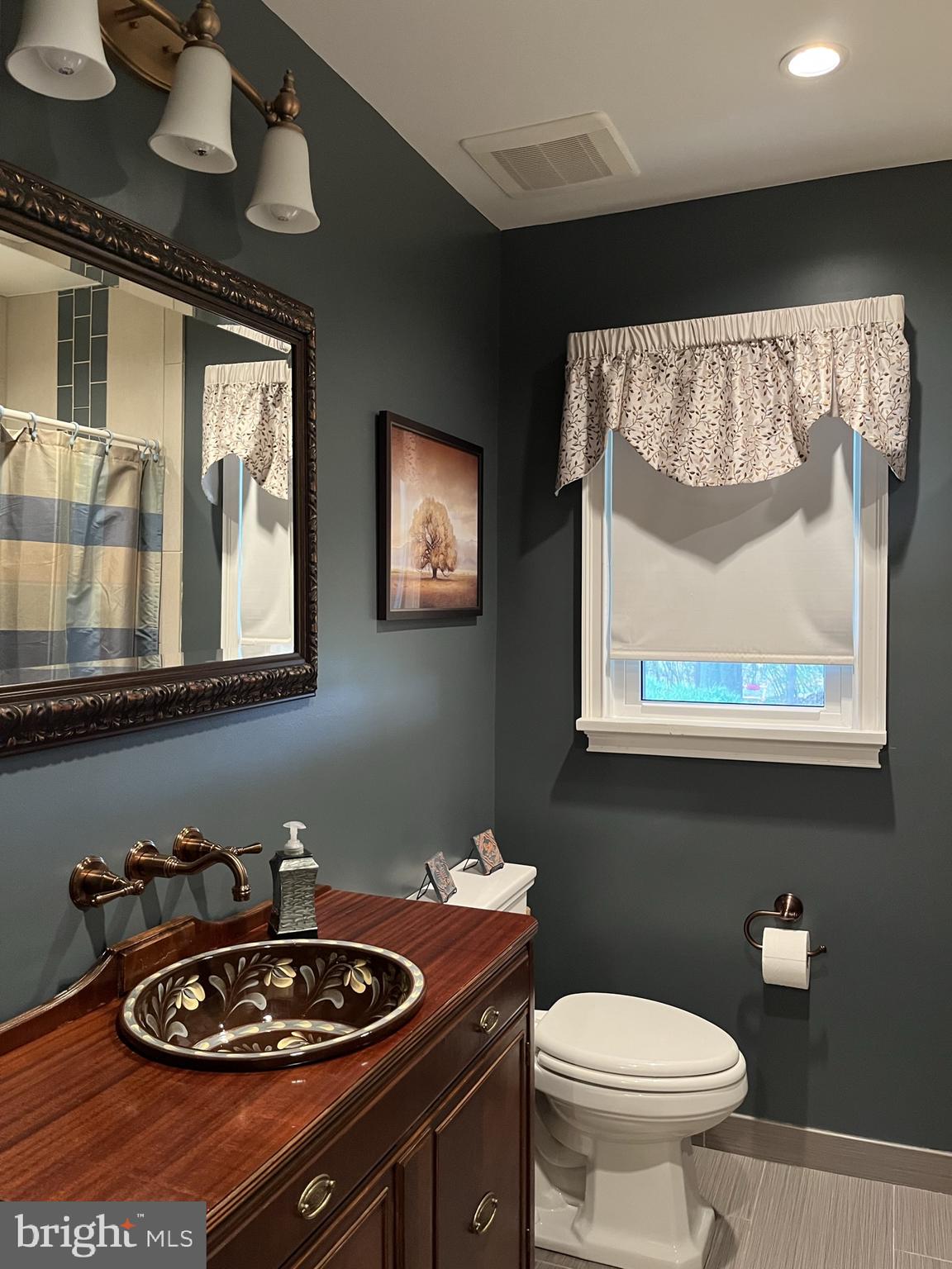 619 Elroy Road Souderton, PA 18964 - Photo 39 of 43 1st floor full bath