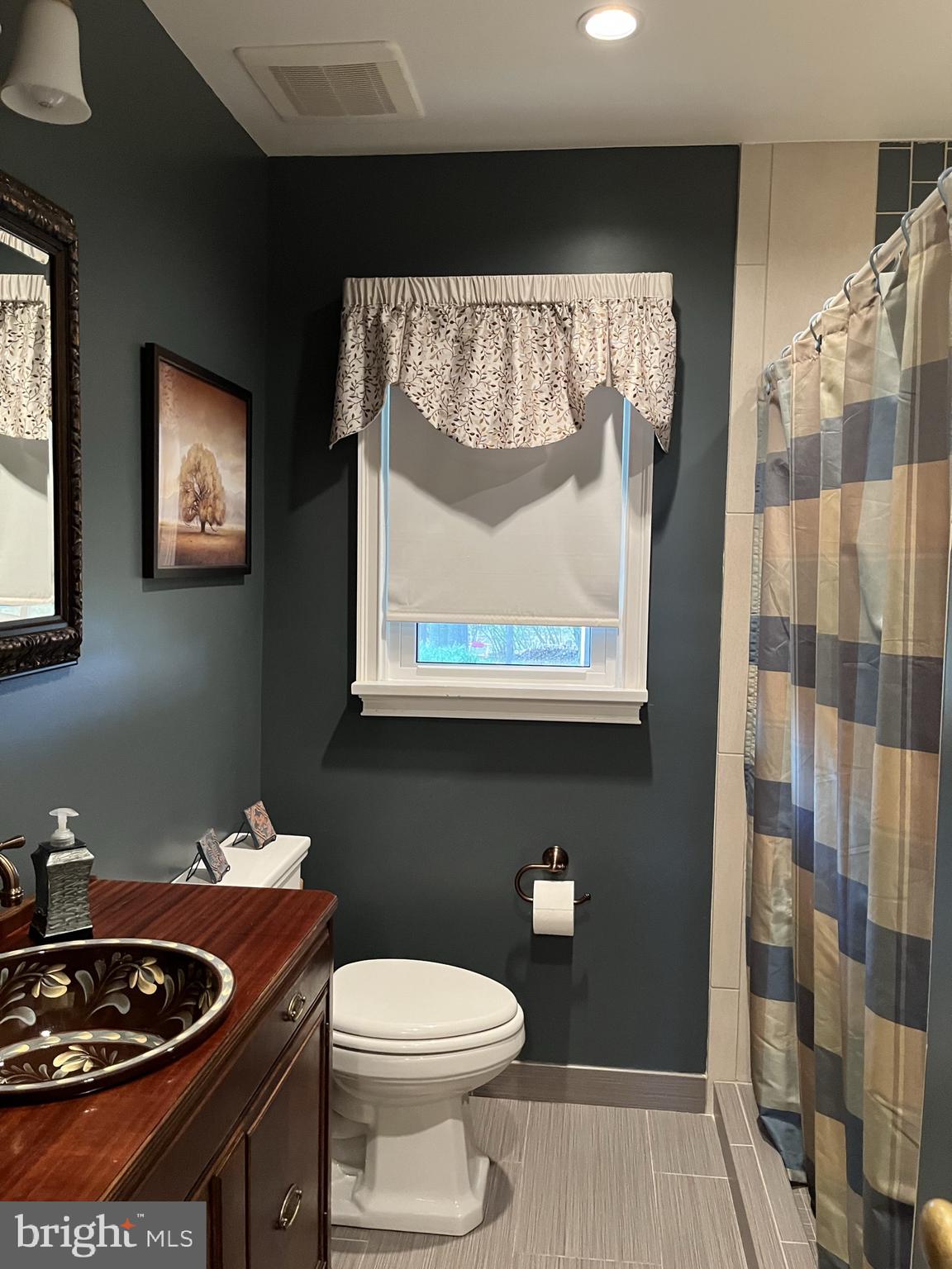 619 Elroy Road Souderton, PA 18964 - Photo 40 of 43 1st floor full bath