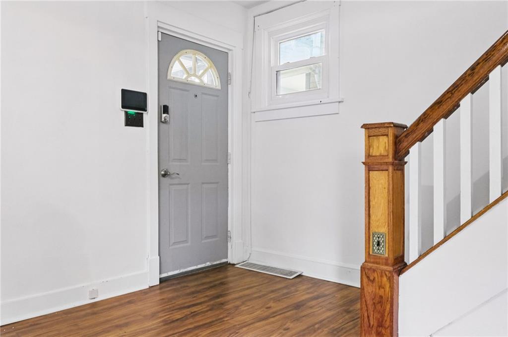 332 Reifert Street Pittsburgh, PA 15210 - Photo 3 of 28